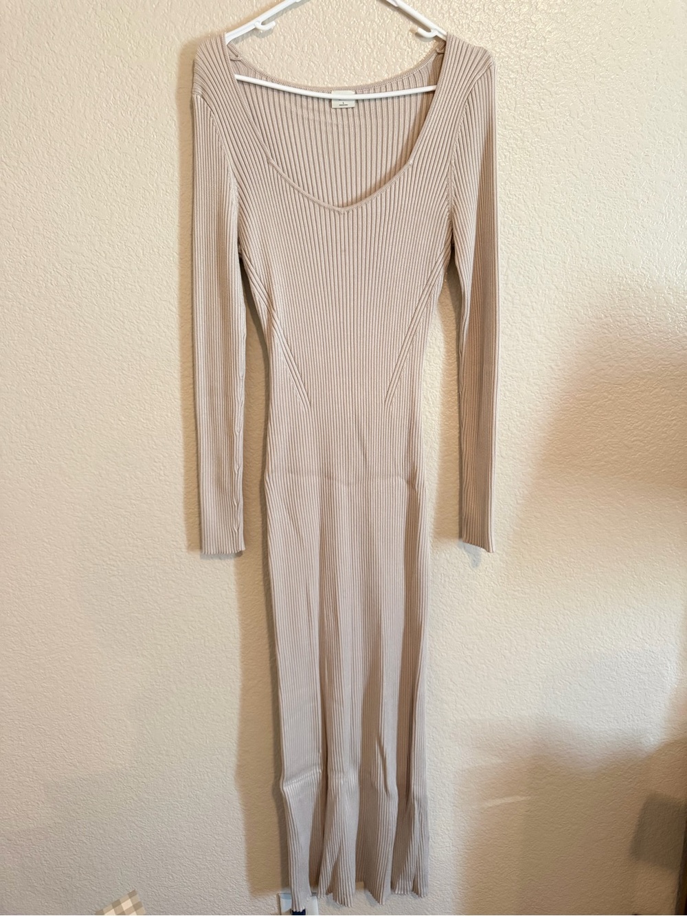 Abercrombie & Fitch Ribbed Scoop-Neck Long Sleeve Maxi Dress - Taupe